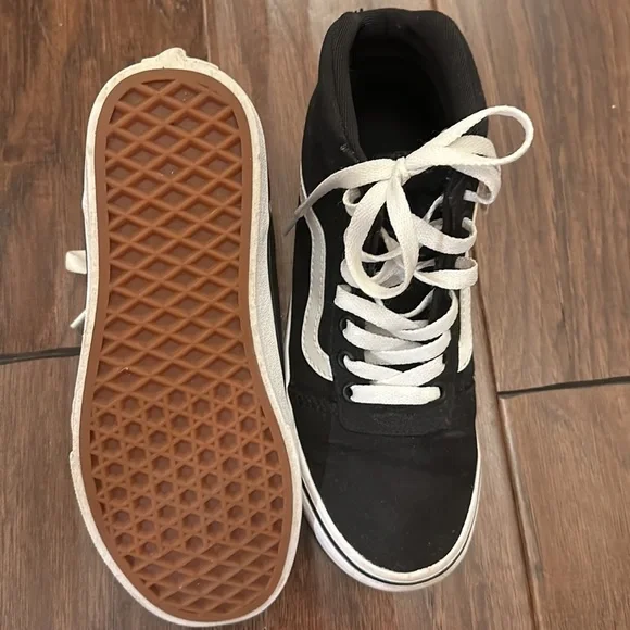 Vans Women’s High Tops - Picture 3 of 4